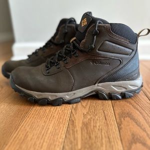 Columbia waterproof hiking boots